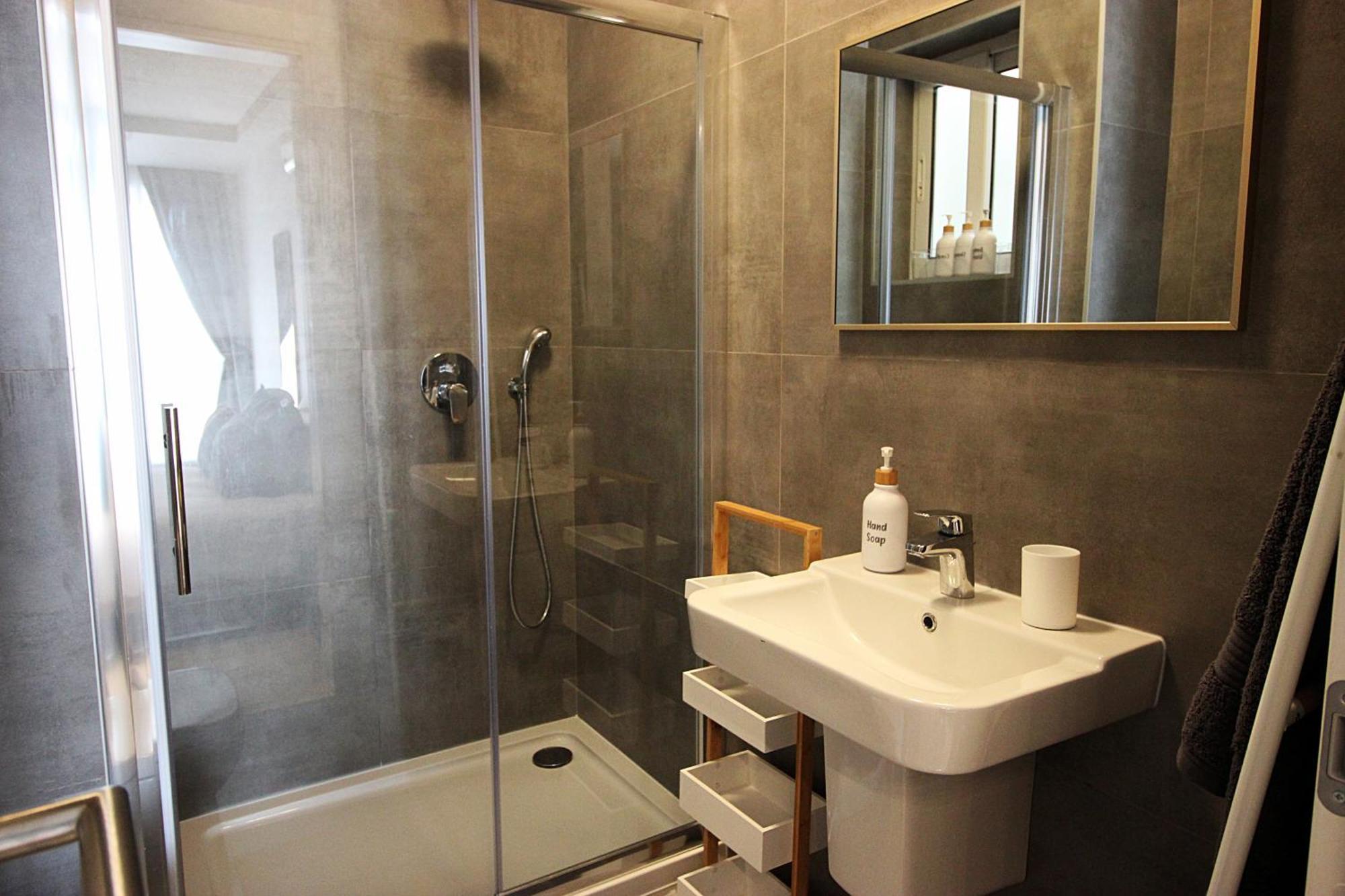Modern & Spacious 2Br Penthouse With Terrace - Close To Qawra Beach خليج سانت بول المظهر الخارجي الصورة