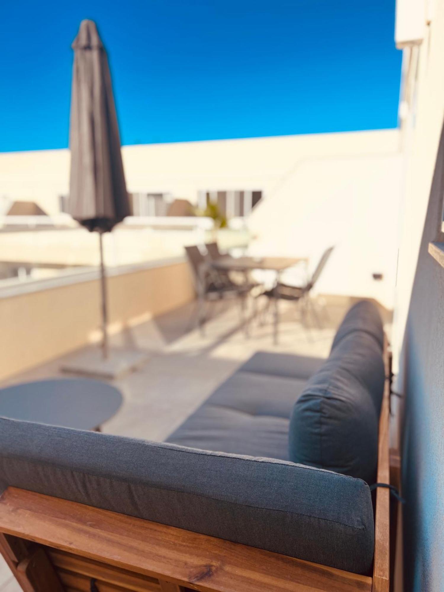 Modern & Spacious 2Br Penthouse With Terrace - Close To Qawra Beach خليج سانت بول المظهر الخارجي الصورة